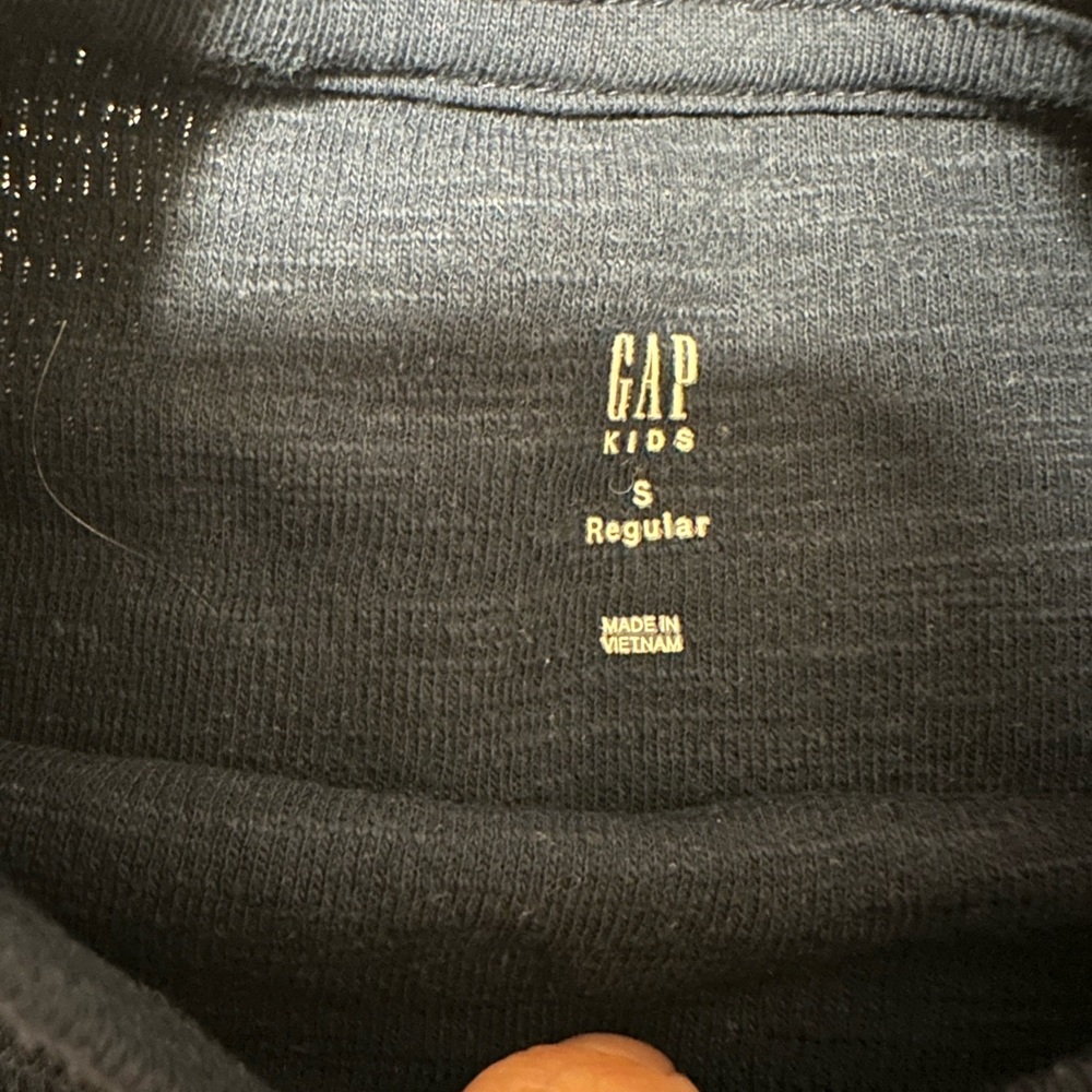 Gap - Picture 2 of 3